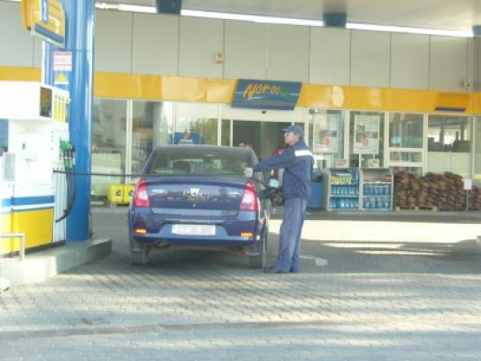 Chiţoiu: Preţul la benzină şi motorină creşte cu 30-40 bani/litru